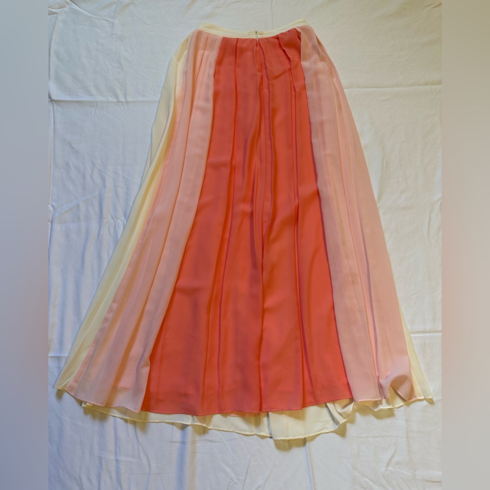 Signature 8 skirt, small